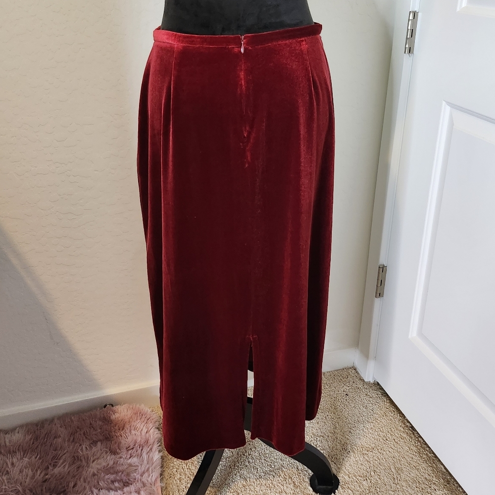 Red velvet voulour midi skirt - Picture 2 of 5